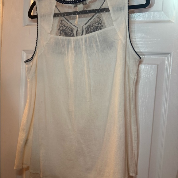 Embroidered Sleeveless Cream Top - Picture 2 of 2
